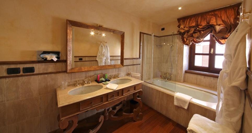 Hotel Casa Pavesi Grinzane Cavour Pokoj fotografie
